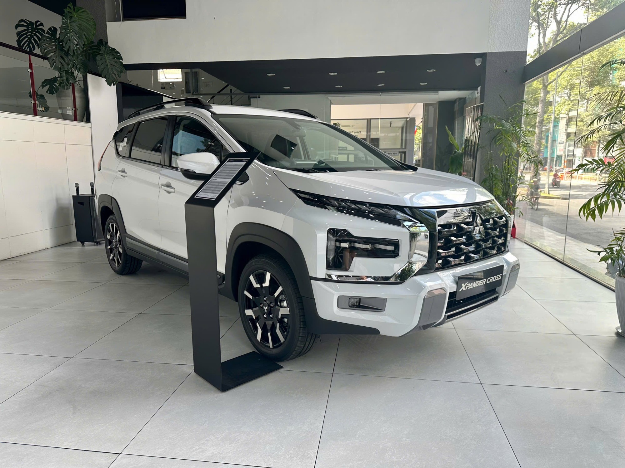 Mitsubishi Xpander Cross